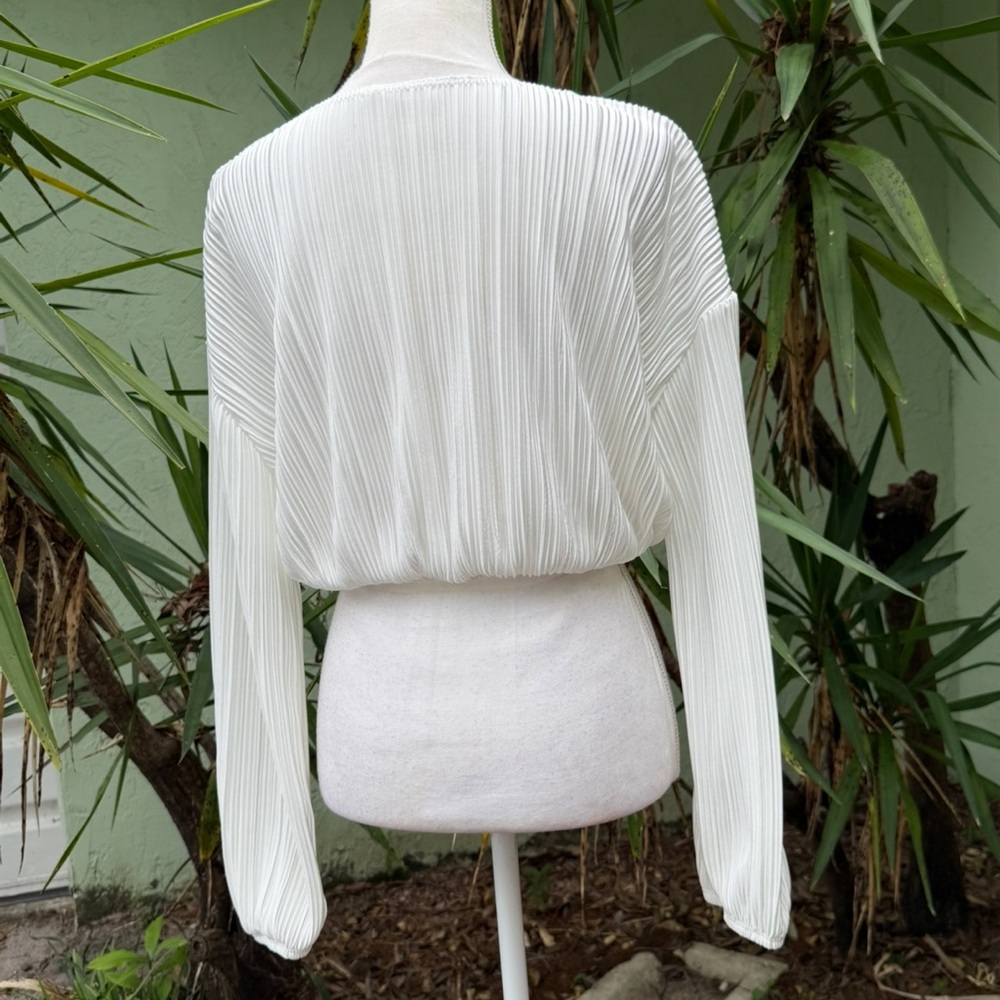 Ivory Ribbed Blouse Crop Top - Picture 2 of 4
